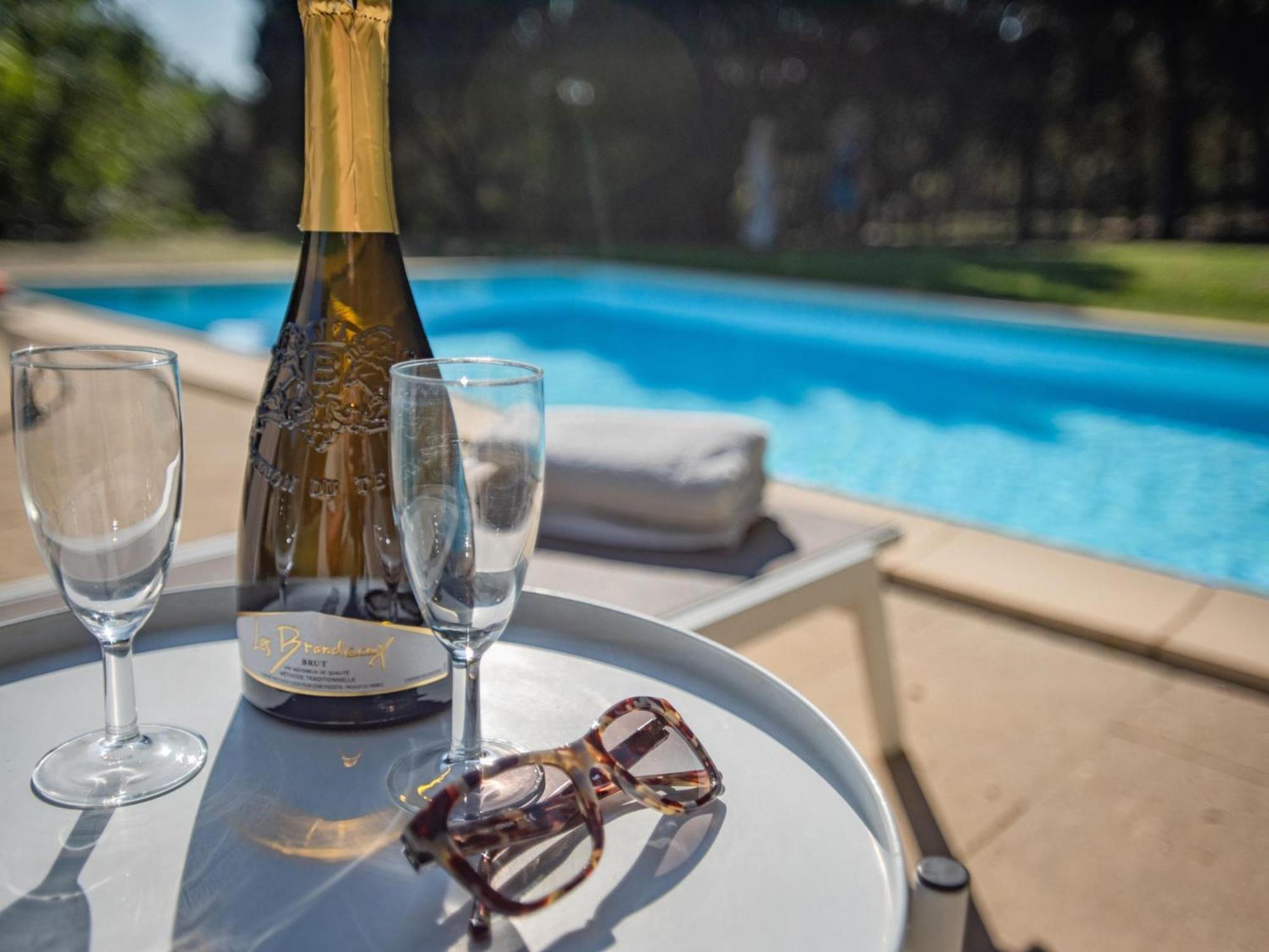 Tauleigne Villa Bollene Bagian luar foto